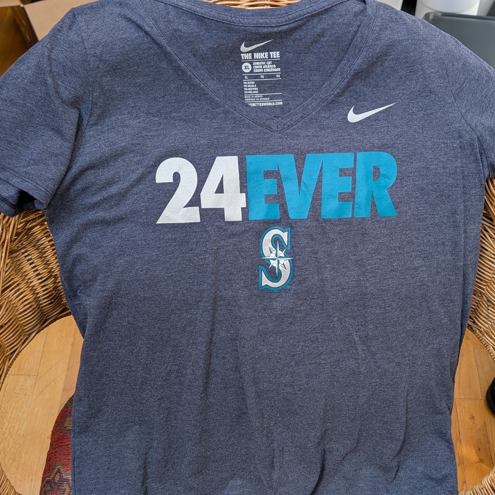 Nike Heathered Gray Athletic Tee